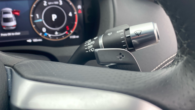 Jaguar XE 2.0 D200 R-Dynamic SE 4dr Auto Diesel Saloon